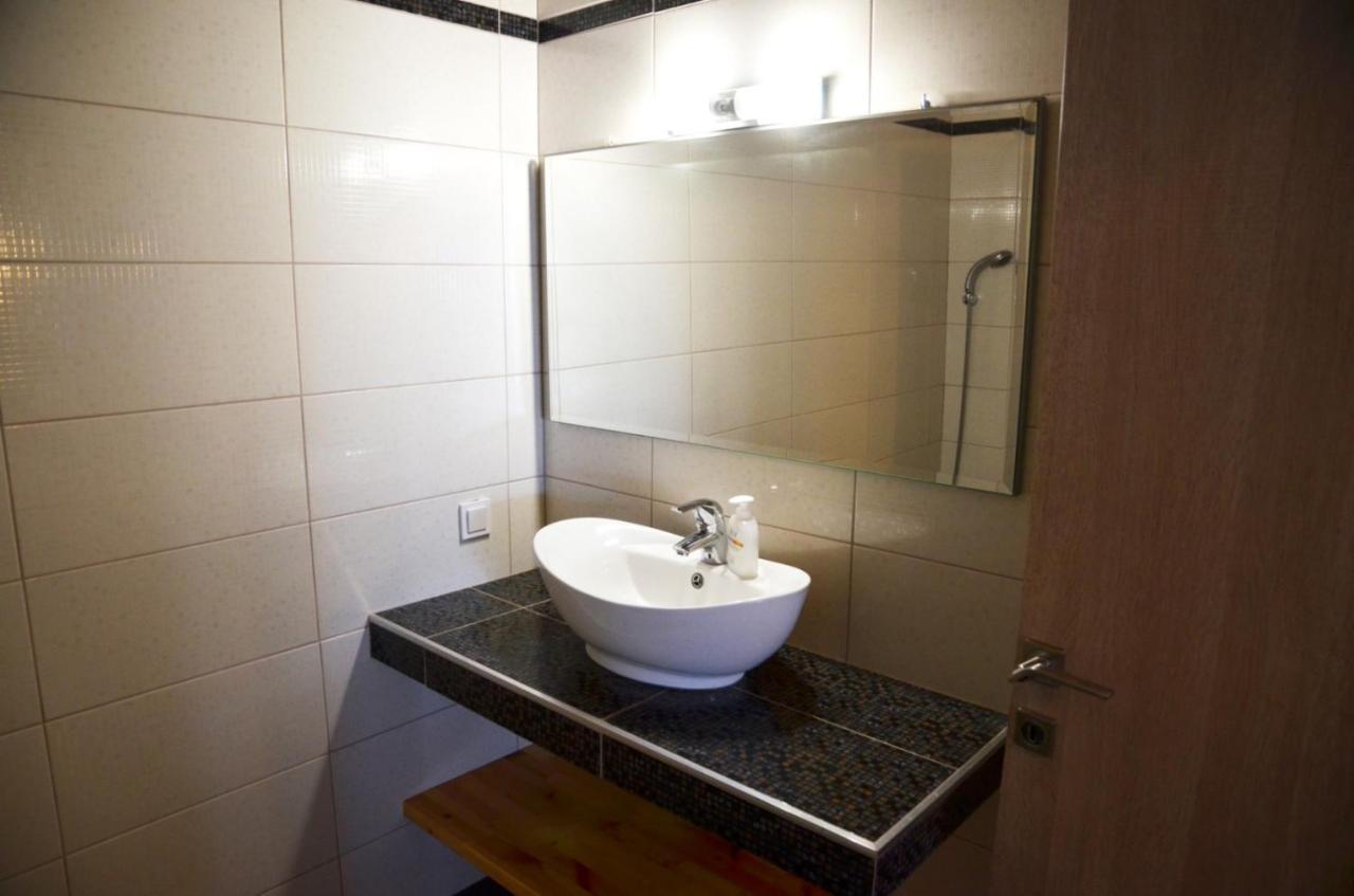 Helen Apartments ลูโคเวอ ภายนอก รูปภาพ