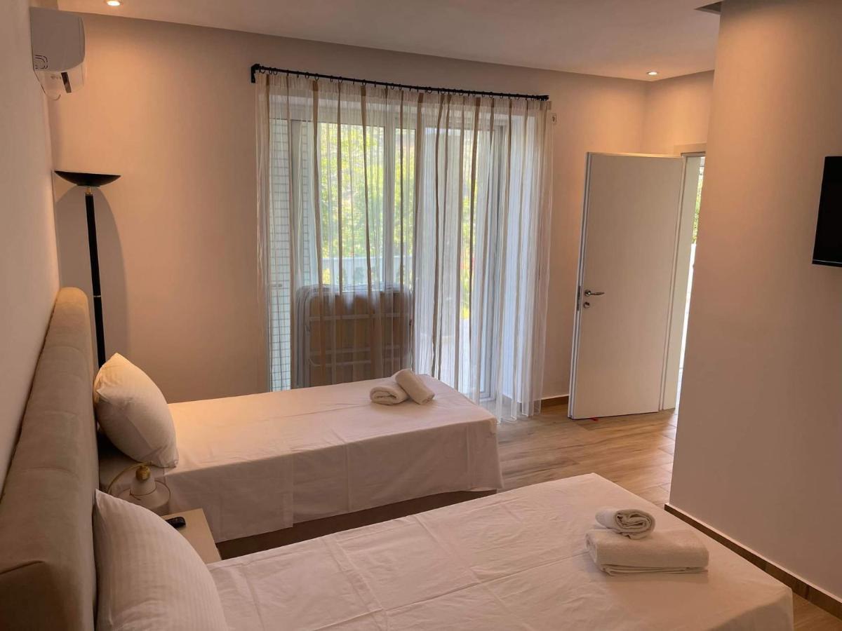 Helen Apartments ลูโคเวอ ภายนอก รูปภาพ