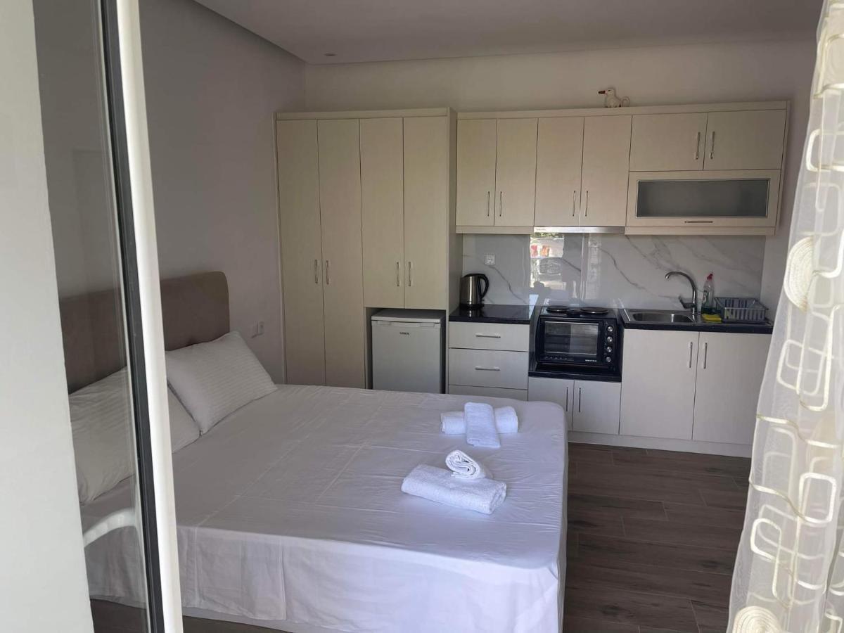 Helen Apartments ลูโคเวอ ภายนอก รูปภาพ