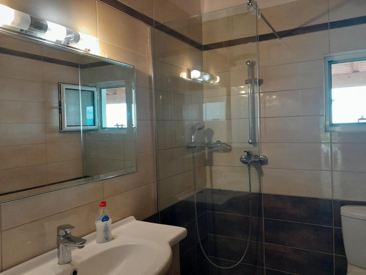 Helen Apartments ลูโคเวอ ภายนอก รูปภาพ